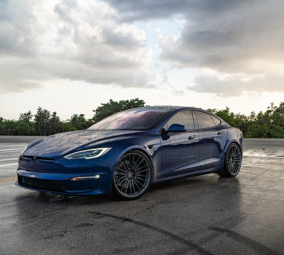 Фото дисков Vossen S17-04 на Tesla Model S