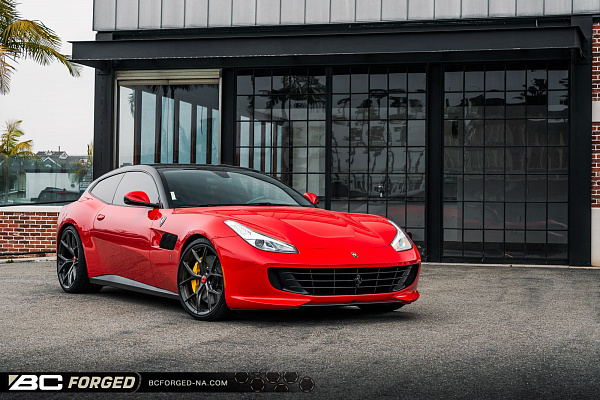 Фото дисков BC Forged KL01 Глянцевый темный лак на Ferrari GTC4Lusso