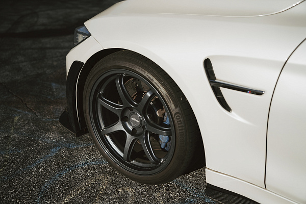 Фото дисков Rotiform BPU Черный глянец на BMW 4/M4 (F32/F82)