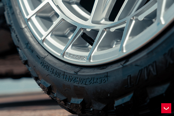 Фото дисков Vossen HFX-1 (8-Lug) Серебро на GMC Hummer EV