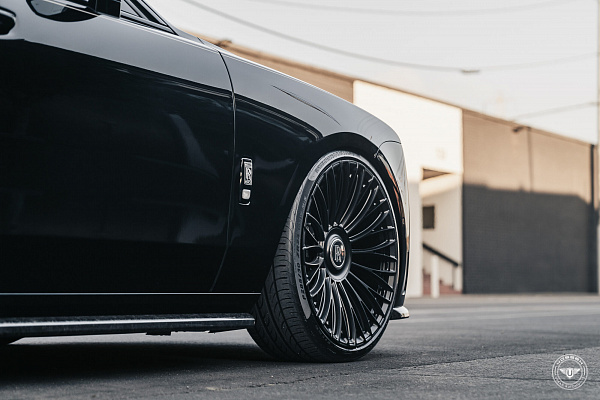 Фото дисков Vossen UV-6 Черный сатин на Rolls-Royce Ghost II