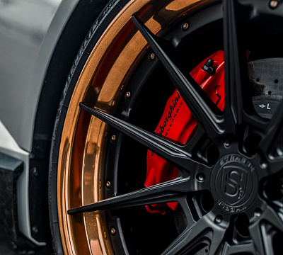 Фото дисков Strasse Wheels SV10 Deep Concave FS на Lamborghini Huracan