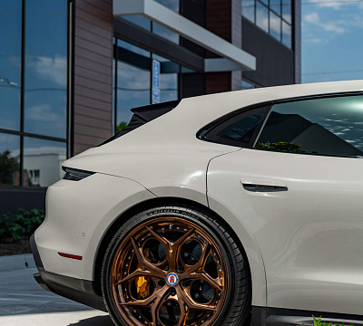Фото дисков HRE S111SC на Porsche Taycan I