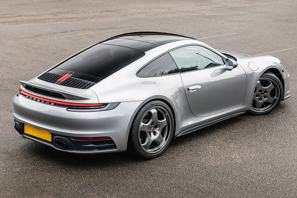Фото дисков Kahn Cup 1 Remastered Серебро на Porsche 911 VIII
