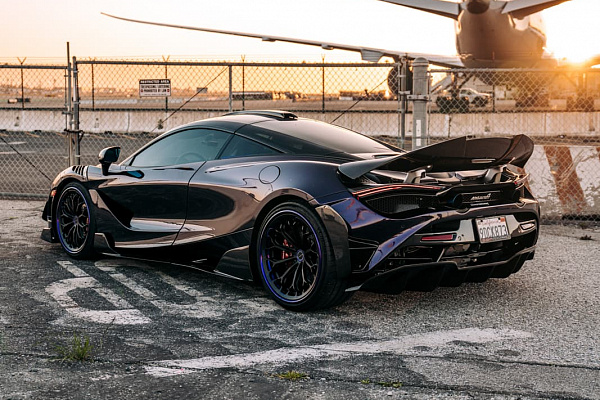 Фото дисков Brixton Forged CM6-RS Черный сатин на McLaren 720S