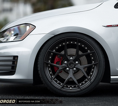 Фото дисков BC Forged HCS21 на Volkswagen Golf VII