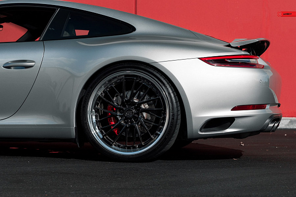 Фото дисков Anrky RS3 Черный глянец на Porsche 911 VII