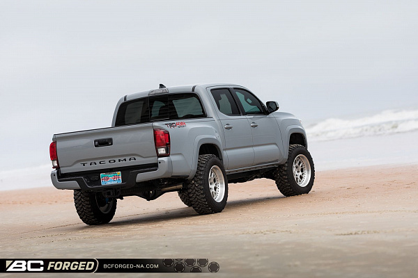 Фото дисков BC Forged LE72 // MLE72 Глянцевый лак на Toyota Tacoma III