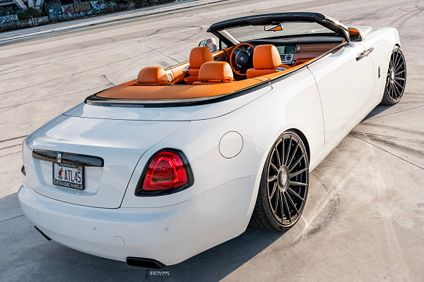 Фото дисков Strasse Wheels SV15T Deep Concave Duoblock RR Черный глянец на Rolls-Royce Ghost I