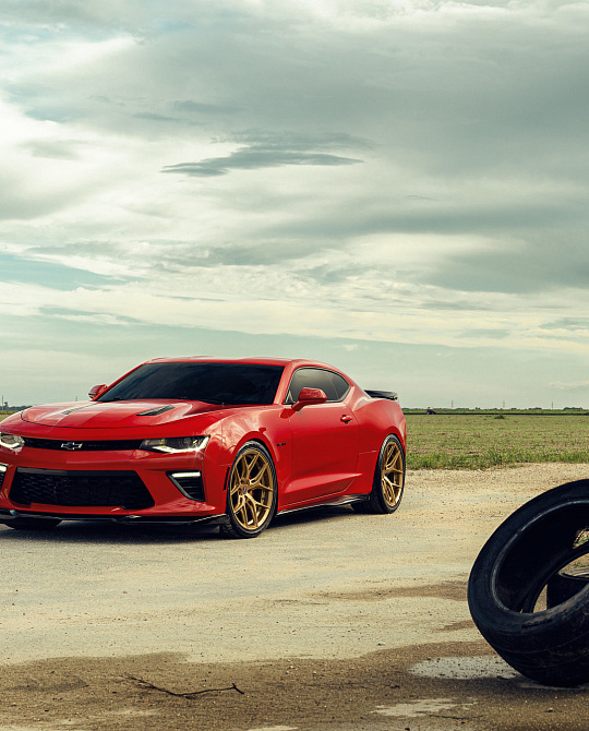 Фото дисков HF-5 Глянцевое золото на Chevrolet Camaro VI