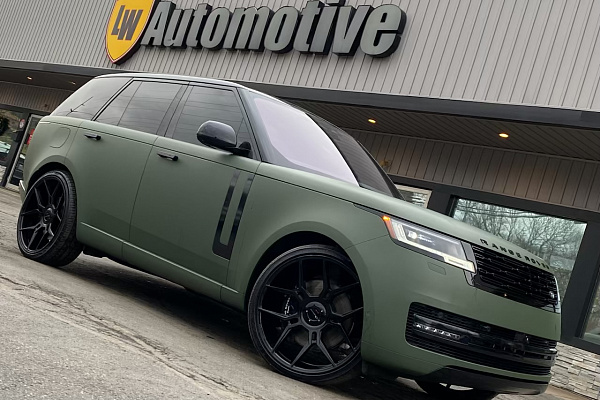 Фото дисков Giovanna Haleb Черный глянец на Land Rover Range Rover V