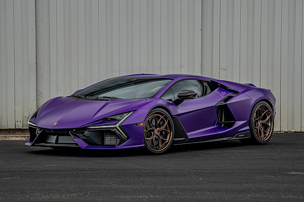 Lamborghini Revuelto