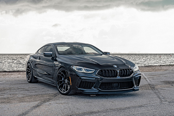 Фото дисков Strasse Wheels SB1 Deep Concave Duoblock Черный глянец на BMW 8/M8