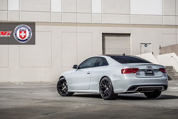 Фото дисков HRE P101 Черный сатин на Audi A/S/RS 5 (8T)