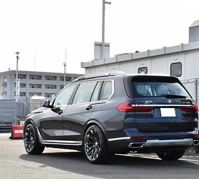 Фото дисков HRE P200 на BMW X7 (G07)