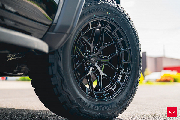 Фото дисков Vossen HFX-1 (6-Lug) Черный глянец на Ram 1500 V