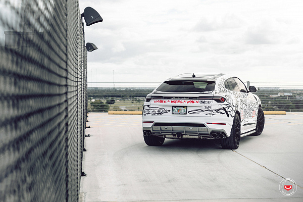 Фото дисков Vossen S17-01 Черный глянец на Lamborghini Urus
