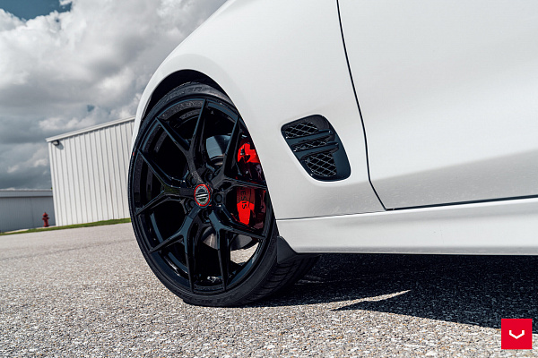 Фото дисков Vossen HF-5 Черный глянец на Genesis G70