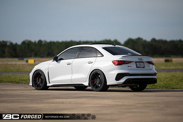 Фото дисков BC Forged KZ10 Черный глянец на Audi A/S/RS 3 (8Y)