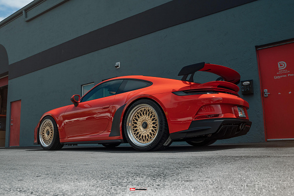 Фото дисков HRE 501 Сатиновое золото на Porsche 911 VIII
