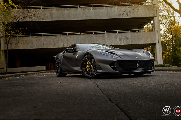 Фото дисков Vossen EVO-2 Черный глянец на Ferrari 812