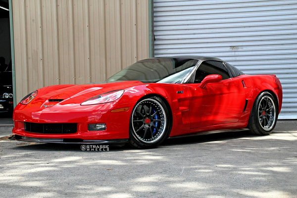Фото дисков Strasse Wheels R10 Signature Черный сатин на Chevrolet Corvette C6