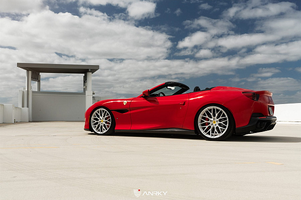 Фото дисков Anrky AN10 Глянцевый лак на Ferrari Portofino