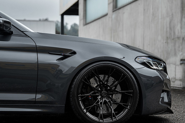 Фото дисков ST Wheels ST9 Черный глянец на BMW 5/M5 (G60/G90)