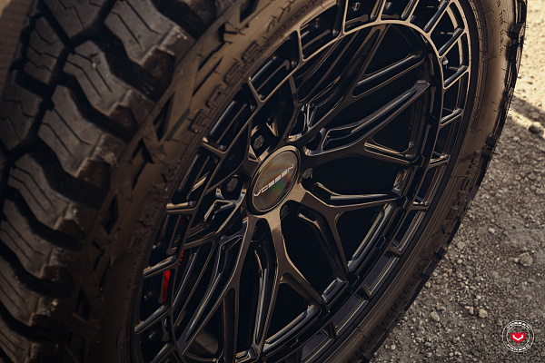 Фото дисков Vossen LC3-01 Черный глянец на Mercedes-Benz G-Class III