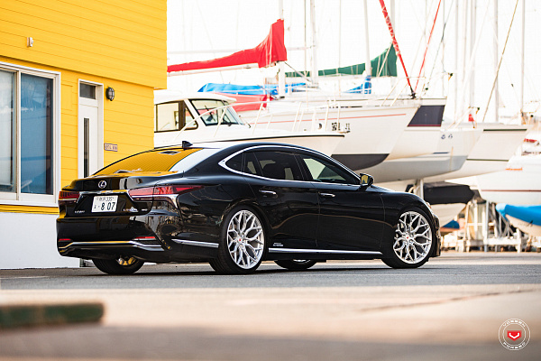 Фото дисков Vossen S17-01 Глянцевый лак на Lexus LS IV