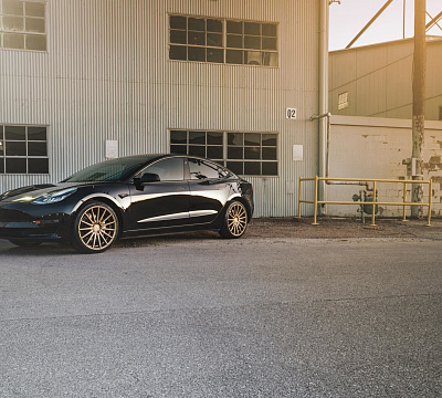 Фото дисков Vossen VFS-2 на Tesla Model 3