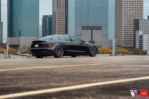 Фото дисков Vossen HF-2 Сатиновый графит на Tesla Model 3