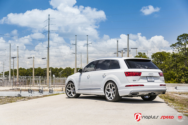 Фото дисков Vossen CG-205 Серебро на Audi Q7 (4M)