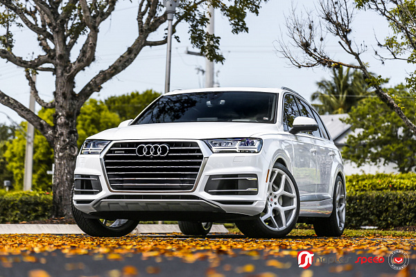 Фото дисков Vossen CG-205 Серебро на Audi Q7 (4M)