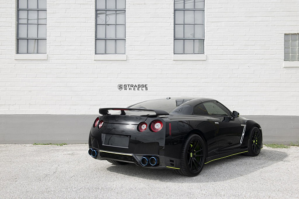 Фото дисков Strasse Wheels SV1 Deep Concave Monoblock Черный сатин на Nissan GT-R