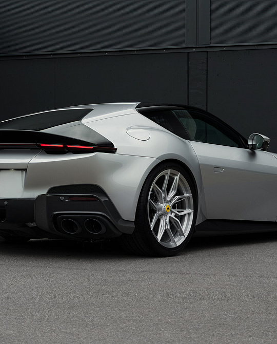 Фото дисков NF11 Глянцевый лак на Ferrari 12Cilindri