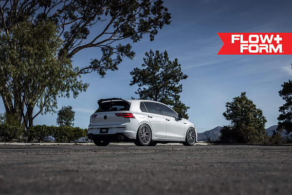 Фото дисков HRE FF28 Глянцевый тонированный лак на Volkswagen Golf VIII