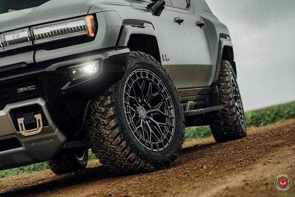 Фото дисков Vossen LC3-01 Черный глянец на GMC Hummer EV