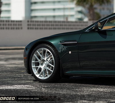 Фото дисков BC Forged RS40 на Aston Martin Vantage 3