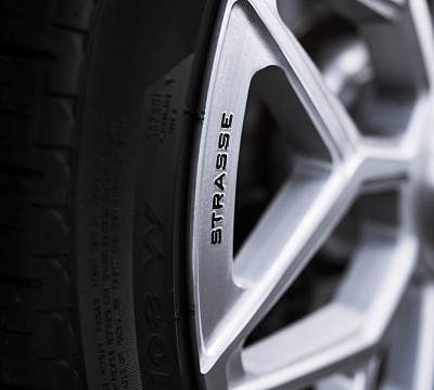 Фото дисков Strasse Wheels SV20M Deep Concave Duoblock RR на Rolls-Royce Cullinan