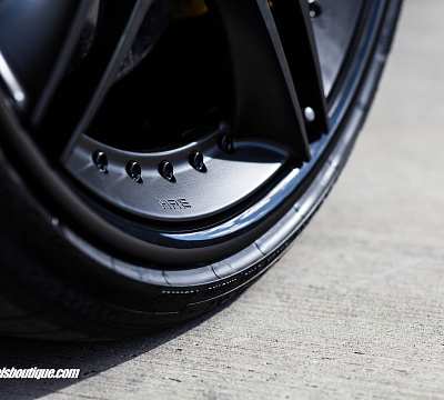Фото дисков HRE S207 на Ferrari F12