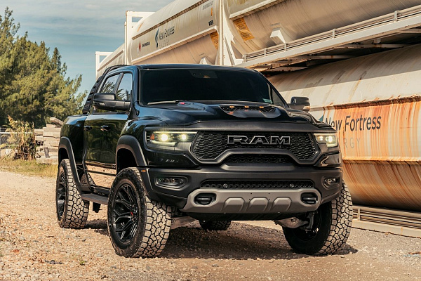Фото дисков 4PLAY 4P83 Черный глянец на Ram 1500 V