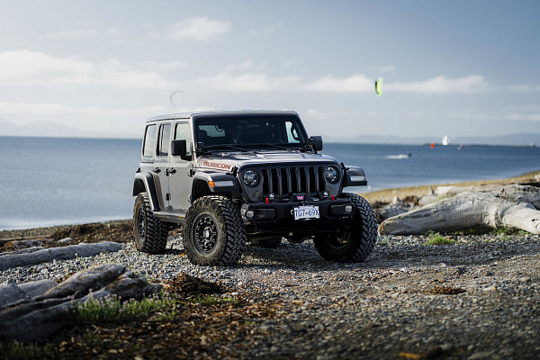 Фото дисков Black Rhino FUJI Черный сатин на Jeep Wrangler IV (JL)
