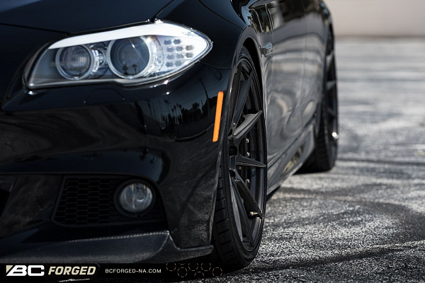Фото дисков BC Forged HCS04 Глянцевый темный лак на BMW 5/M5 (F10)