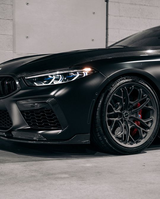 Фото дисков PF14 R / RS Сатиновый темный лак на BMW 8/M8