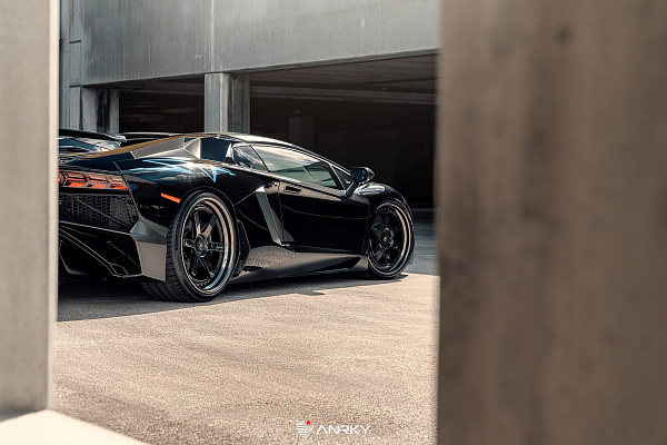 Фото дисков Anrky JDX-316 Черный глянец на Lamborghini Aventador