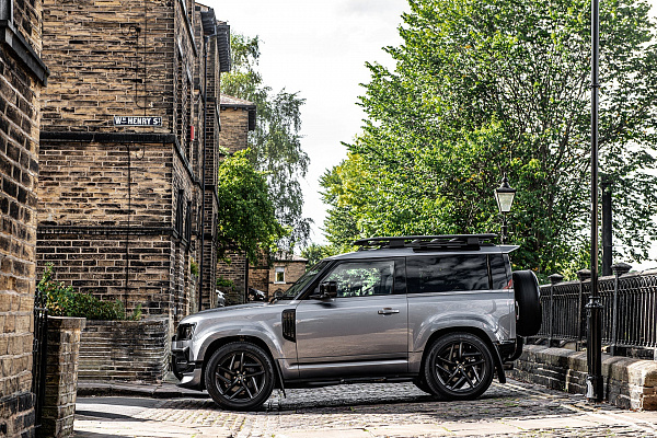 Фото дисков Kahn Type 52 RS Черный сатин на Land Rover Defender II