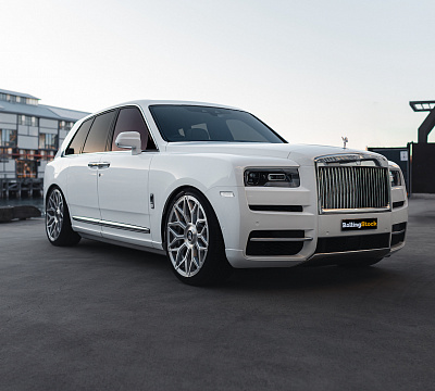 Фото дисков Strasse Wheels SV20M Deep Concave Duoblock RR на Rolls-Royce Cullinan