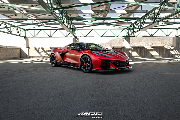 Фото дисков MRR F23 Черный глянец на Chevrolet Corvette C8