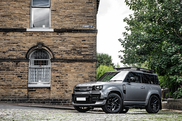 Фото дисков Kahn Type 52 RS Черный сатин на Land Rover Defender II
